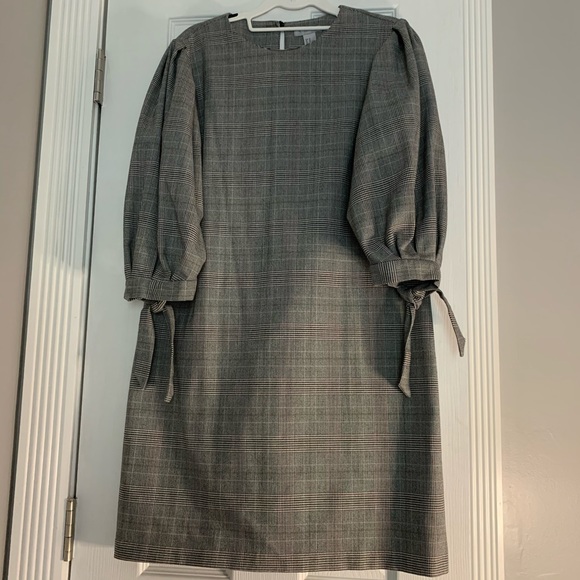 H&M Dress - Picture 1 of 3